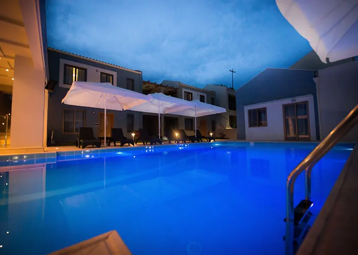 Apartahotel Mantinia Bay 3*