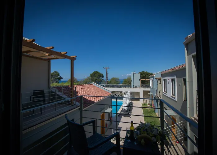 Apartahotel Mantinia Bay 3*