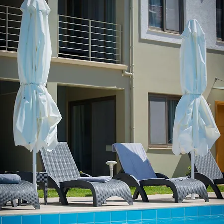 Mantinia Bay كالاماتا