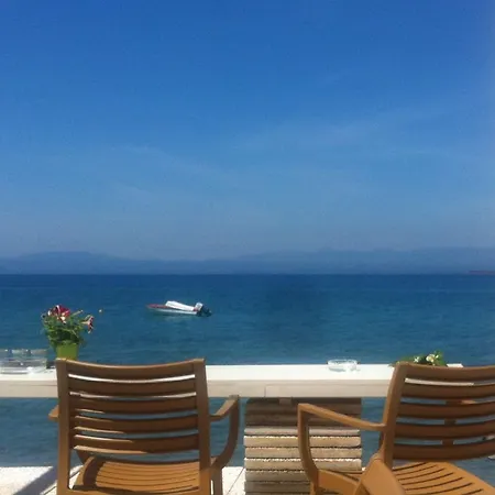 Mantinia Bay كالاماتا