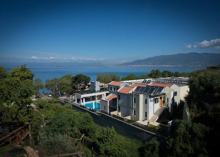 Ξενοδοχείο με διαμερίσματα Mantinia Bay