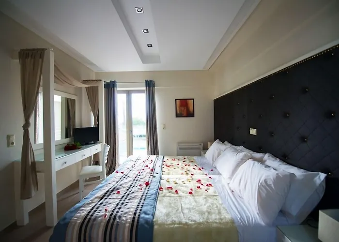 Aparthotel Mantinia Bay