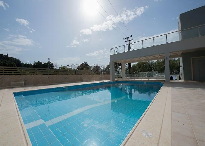 Ξενοδοχείο με διαμερίσματα Mantinia Bay